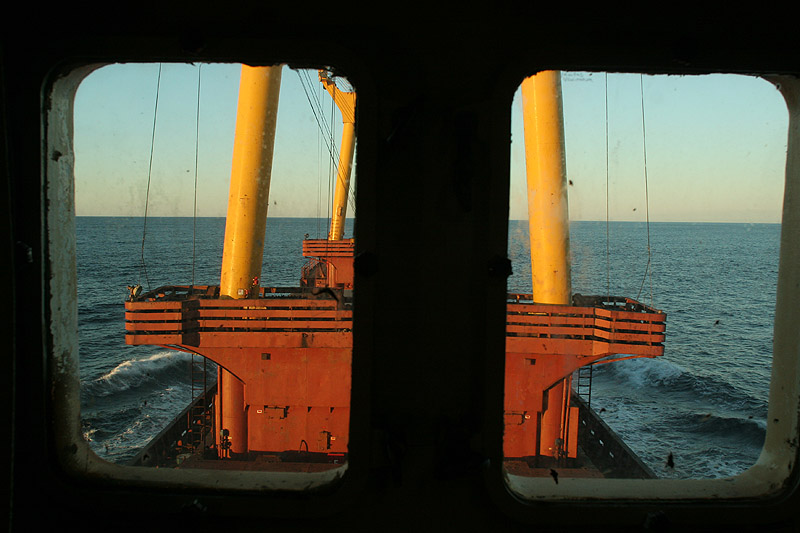 .. и вид из окна этой каюта прямо по курсу судна